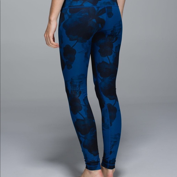 Lululemon Wunder Under Womens 4 Leggings Blue Black Inky Floral Luxtreme Active - Picture 7 of 7